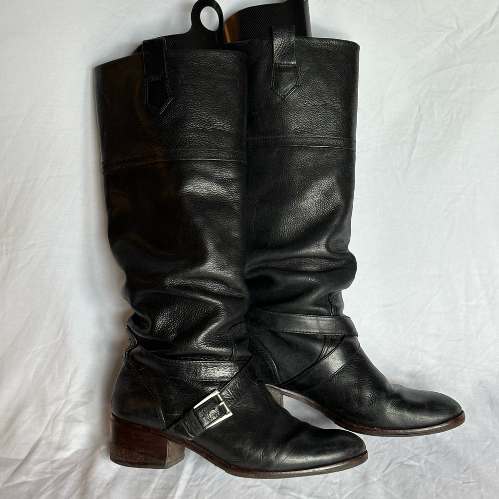 Pour La Victoria black leather tall boots